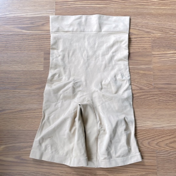 Secret Agent Collection High Waisted Shape-wear Shorts Tan Size 1X worn once - Picture 5 of 7